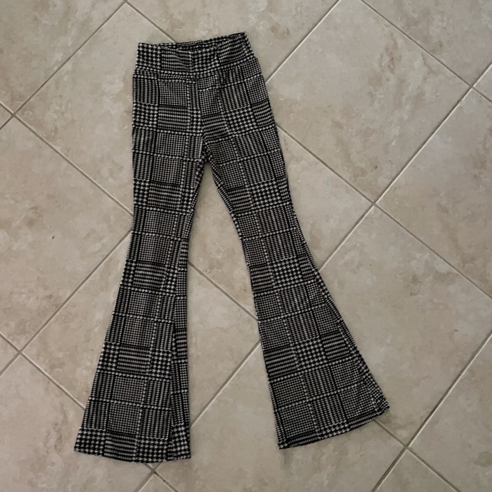 Black and white houndstooth plaid flare cotton stretch pants size small